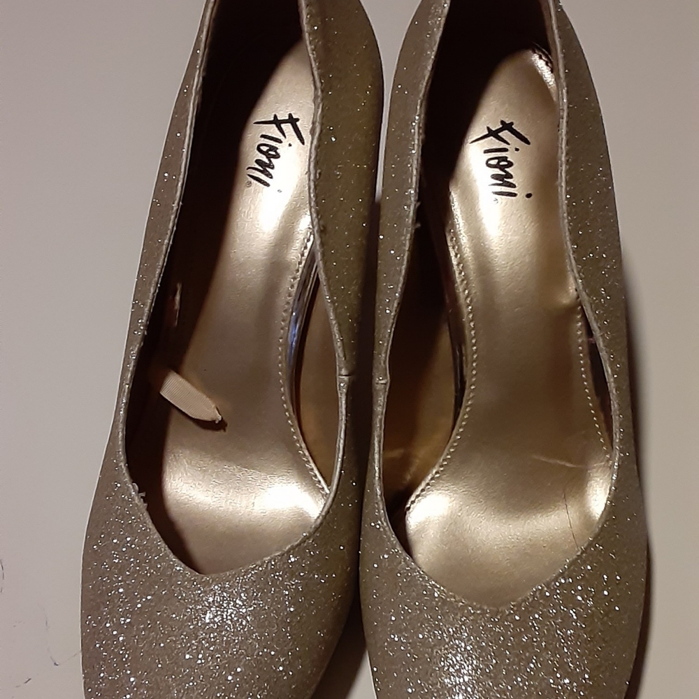 Gold glitter high heel pumps